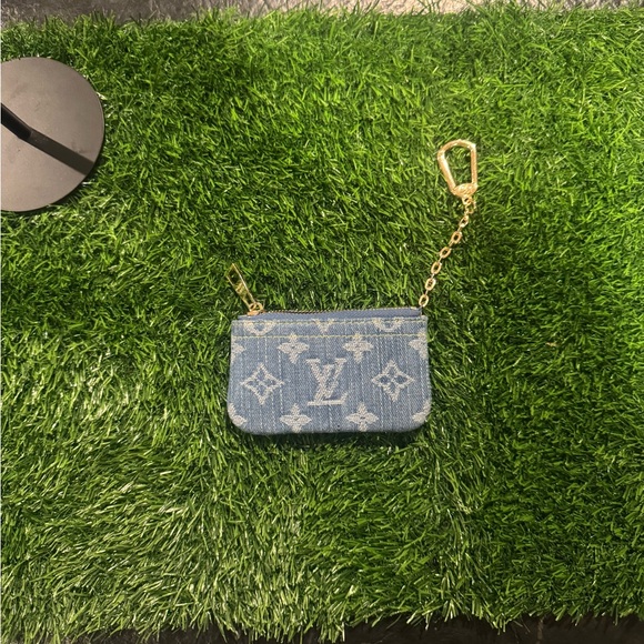 Louis Vuitton Denim Monogram Key Holder - Picture 2 of 3